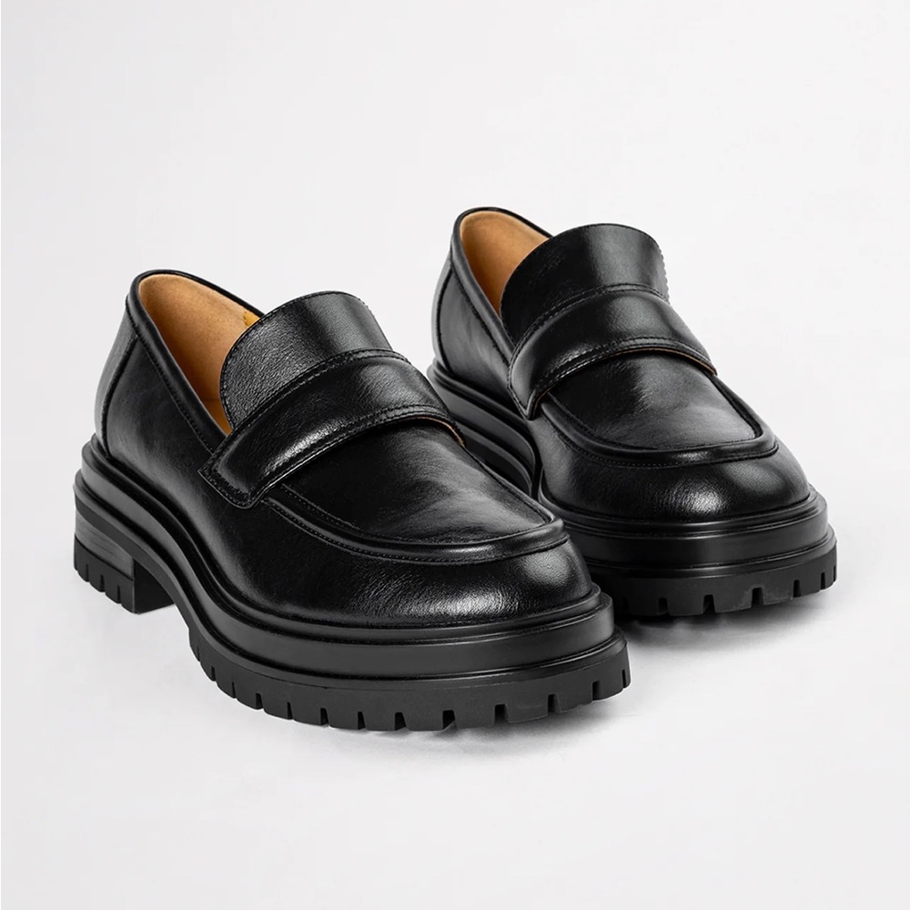 NWT Tony Bianco Loafers